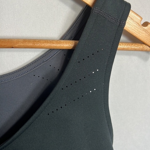 Title Nine Mad Dash Reversible Tank Top Black size S NWT - Picture 4 of 11